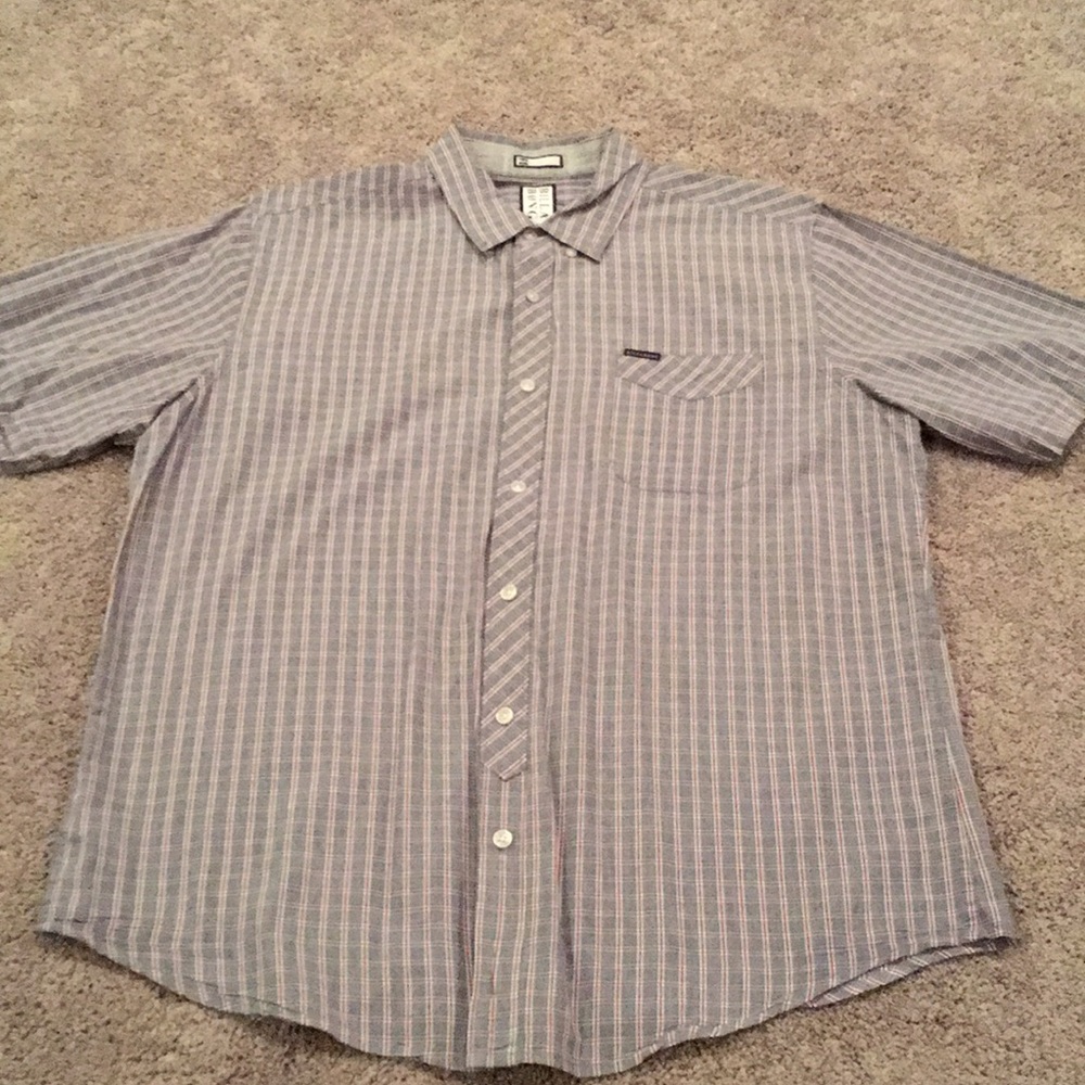 Billabong short sleeve button down shirt
